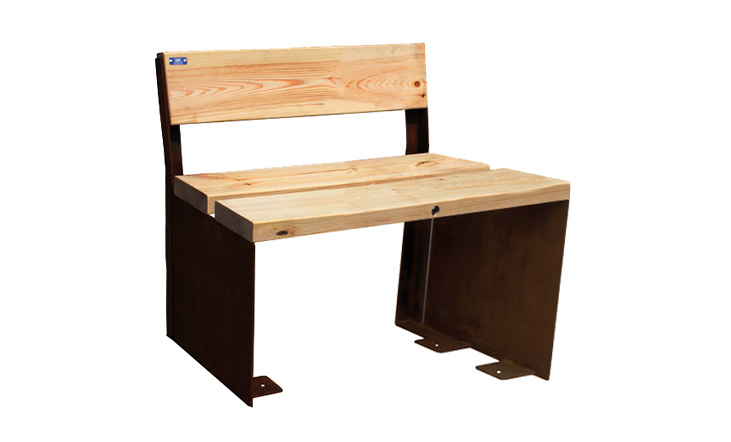 cadira urbana de fusta rustic
